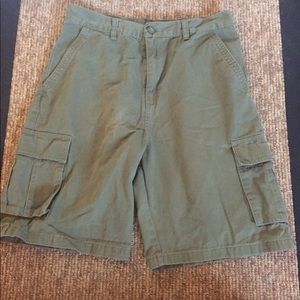 Extreme Coalition Men’s army green cargo shorts